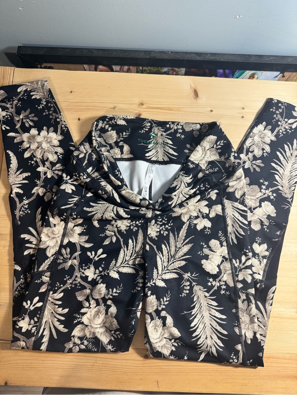 Tuckernuck Black with Cream Floral Leggings